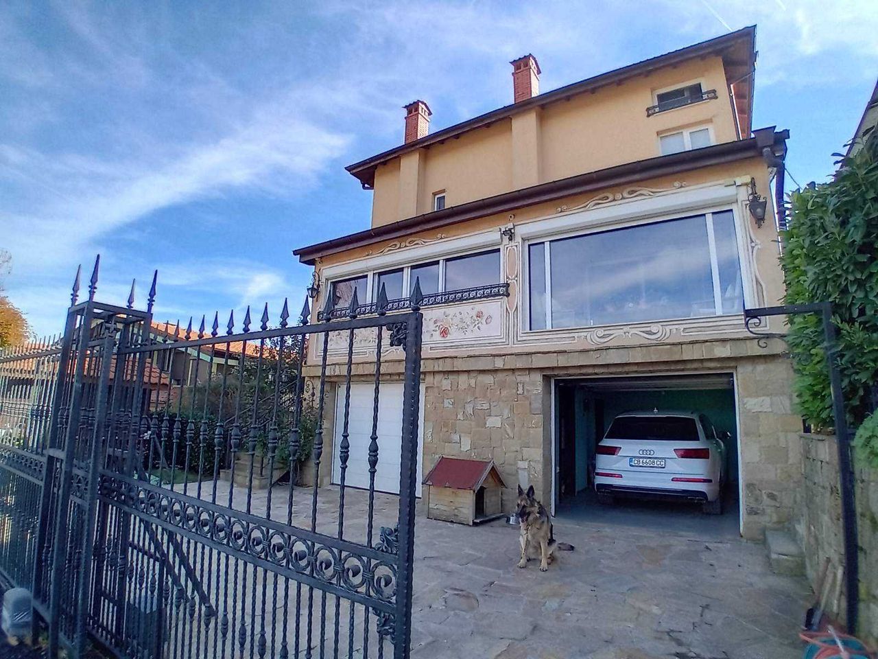 Продава се Къща в Банкя - 380 кв.м за 2105 €/кв.м - Снимка #1
