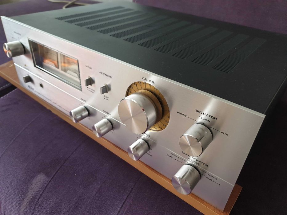 vind un amplificator  AKAI am2450