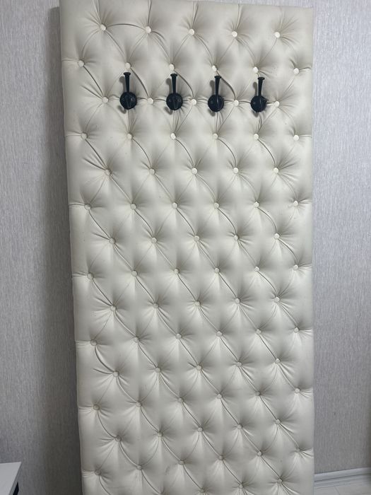 Продам вешалку в хорошем состоянии.  размер 1,90#80