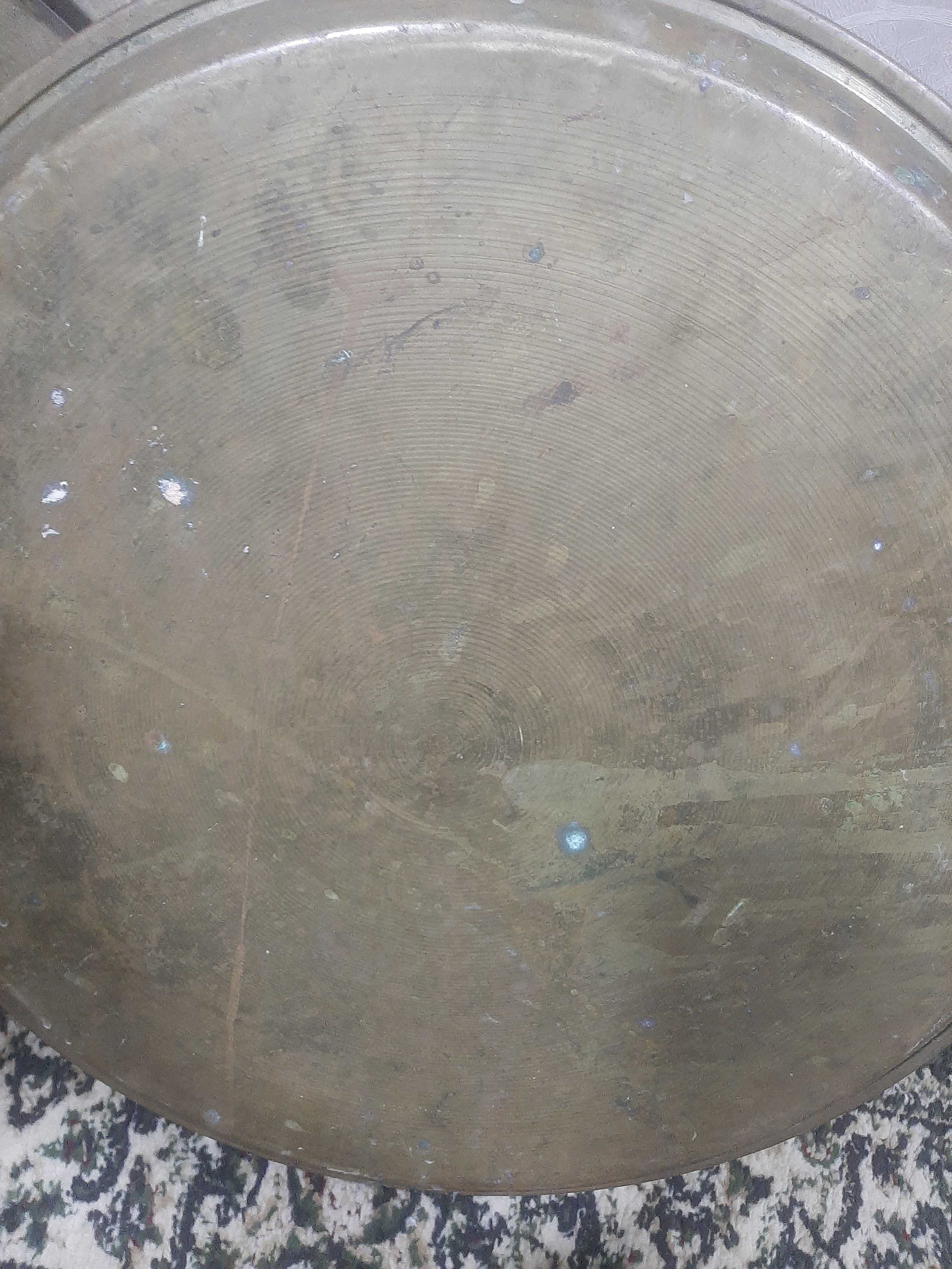 Antikvar buyum sotiladi