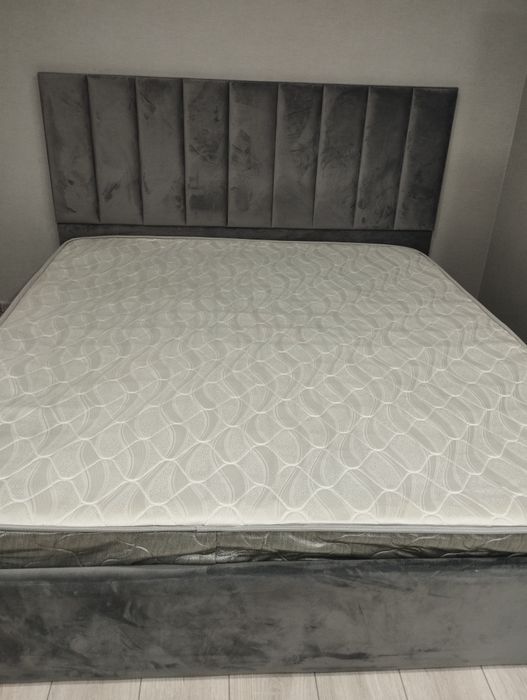 Двуспальная кровать