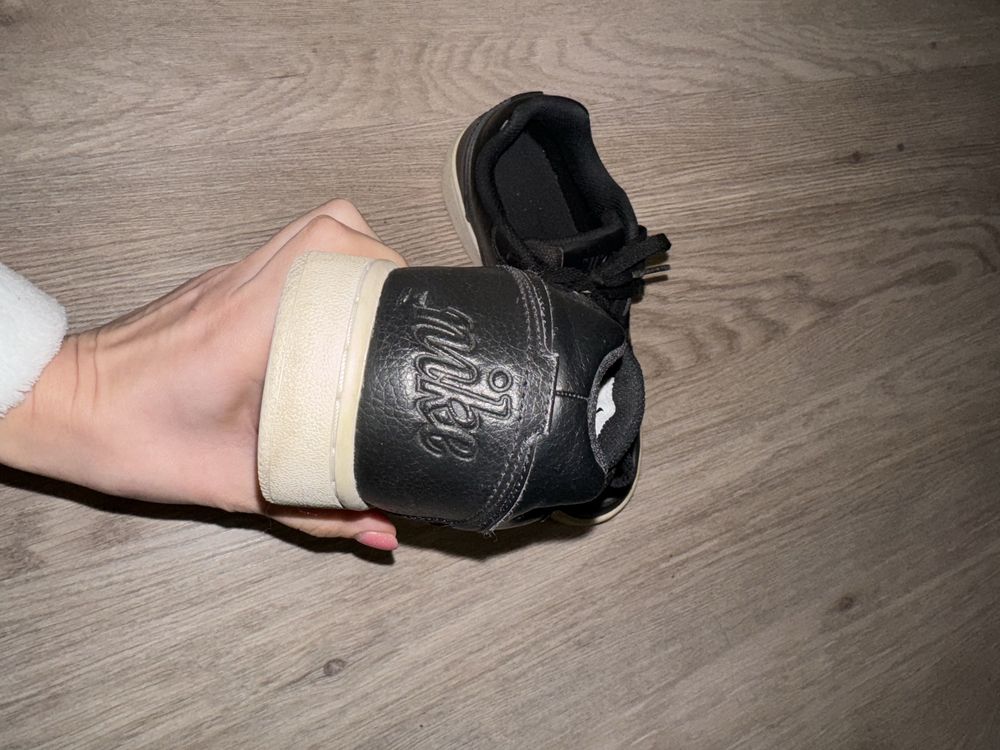 Обувки Nike, Adidas