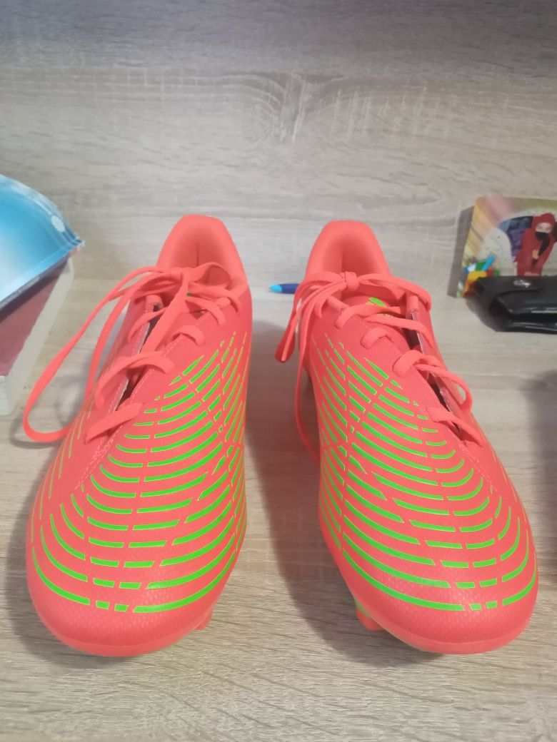 Футболни обувки номер 44  ADIDAS PREDATOR EDGE.4 FxG SOLRED