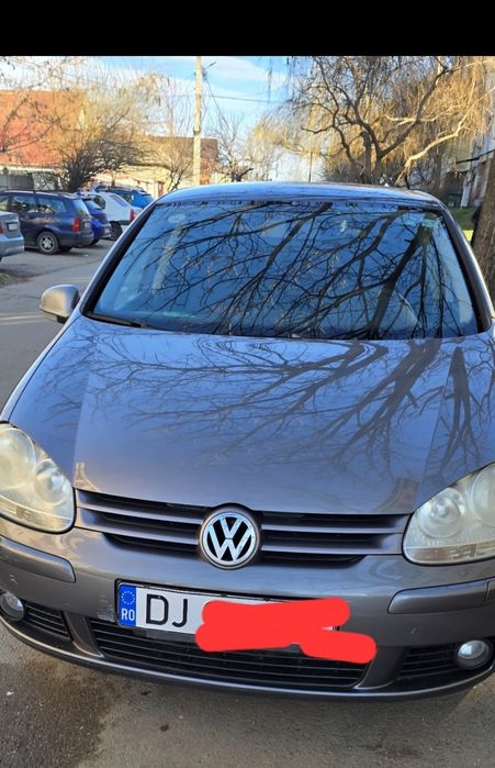 Vand Golf 5,pret 2.500 euro
