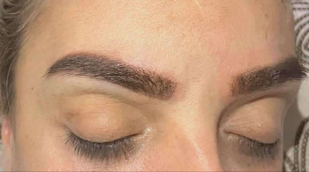 Micropigmentare sprancene