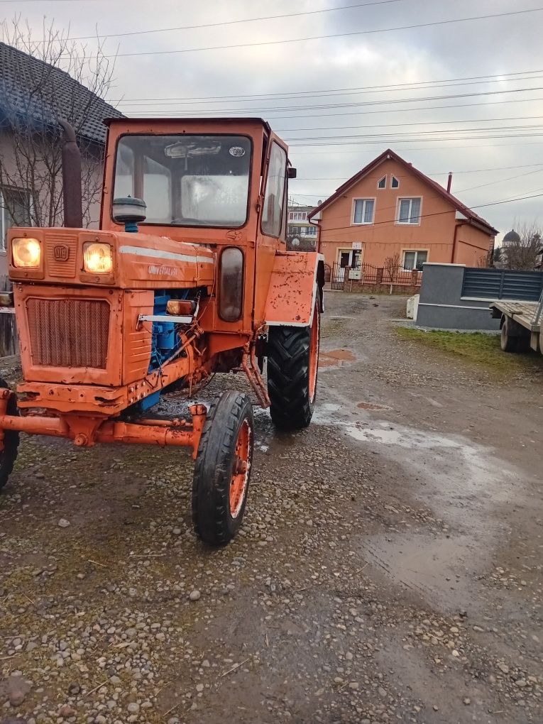 Vând tractor în stare bună cu carte de identitate