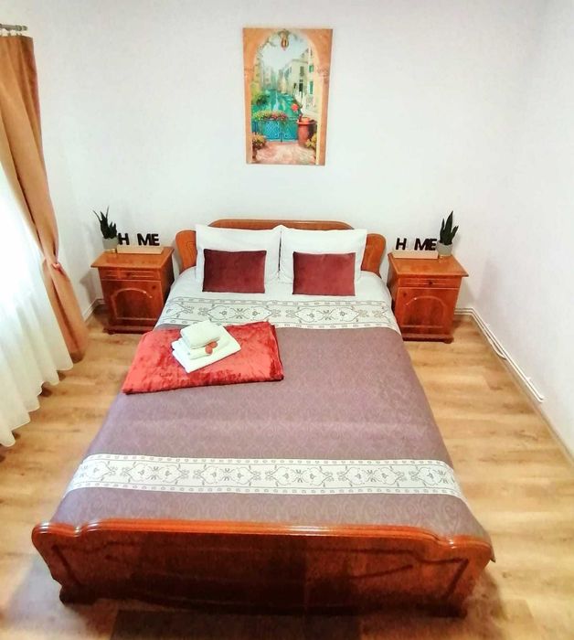 Cazare apartament regim hotelier Alba Iulia:2 camere+living - 6 locuri