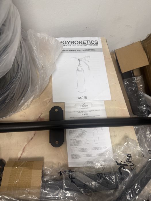 Sac de box Gorilla Sports cu bară de tractiuni 80 x 27 x 27 cm