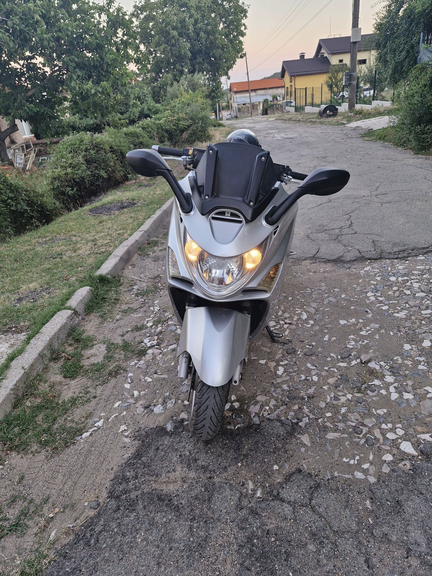 Скутер Kymco 250 кубика