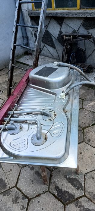 Мивка с газови котлони
