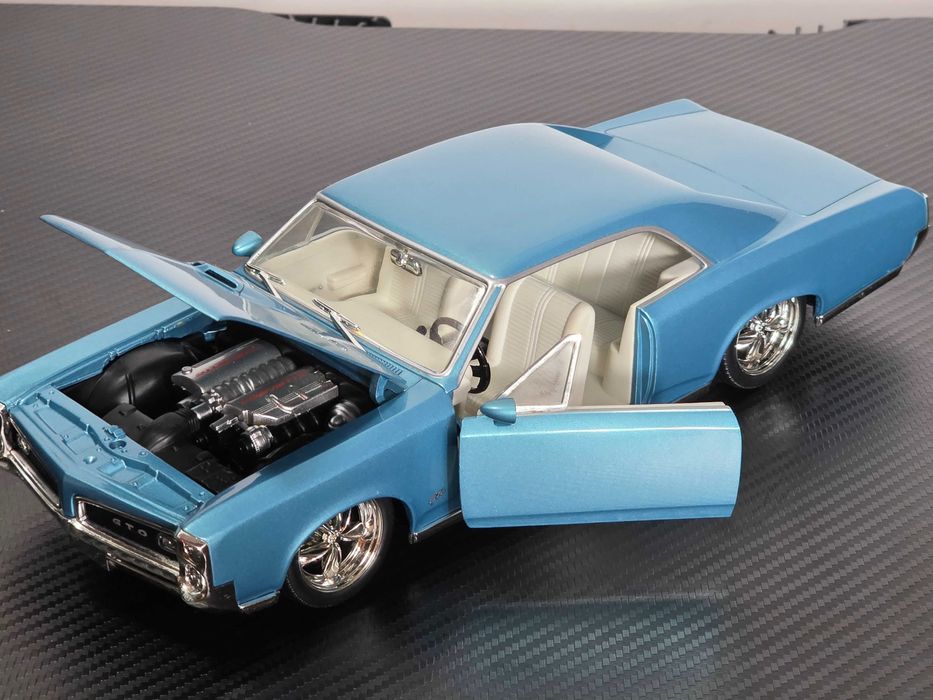 Macheta Auto 1/18 Hotwheels Pontiac GTO 1966