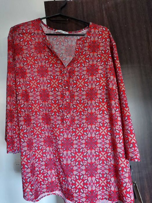 Bluza NOUA, cu eticheta, marimea 50-54