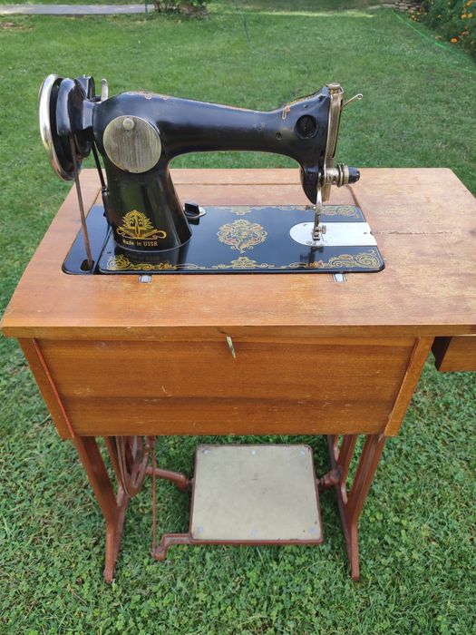 Крачна шевна машина Union, работеща, произв. в СССР