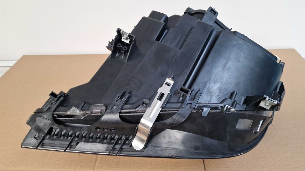 БМВ 7 серия Ф01 Ф02 ксенон десен фар BMW F01 F02 7 series xenon far