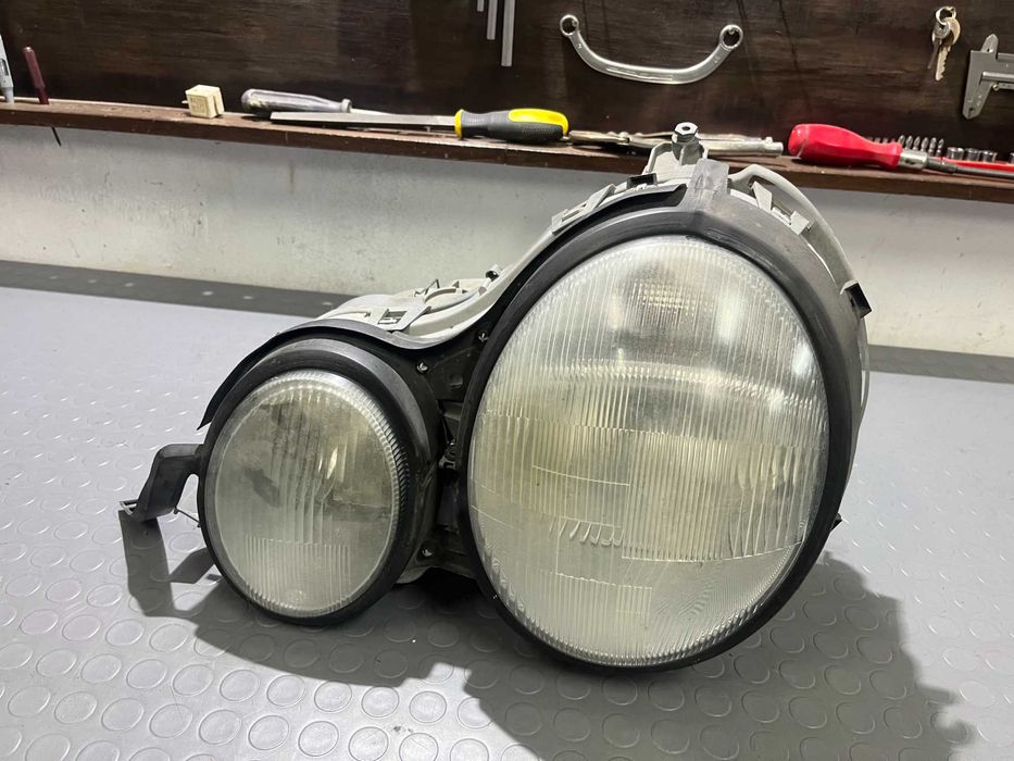 Ляв фар за Mercedes E-class W210 (преди фейс)