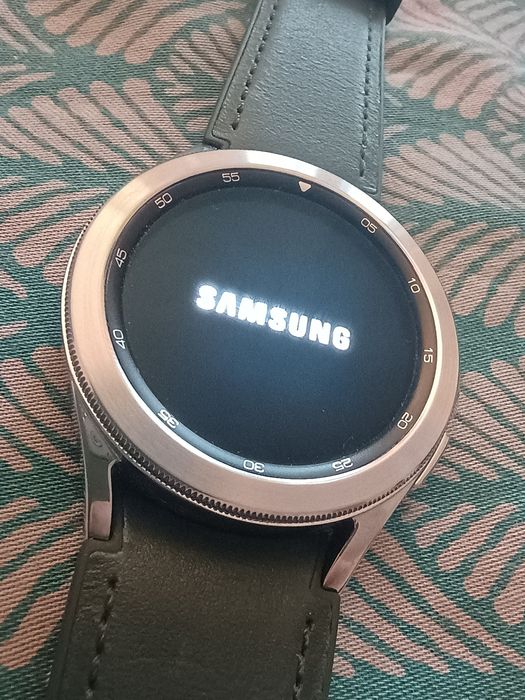 Часовник Samsung galaxy watch 4 classic