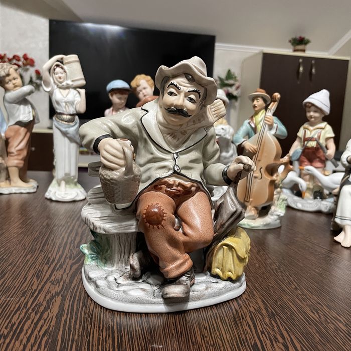 Bibelou de porțelan-Bețiv