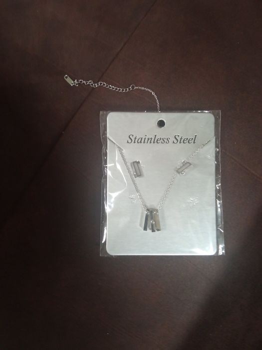 Стоманена комплект обици и колие