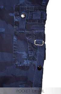 Классические мужские брюки карго в камуфляжной расцветке.