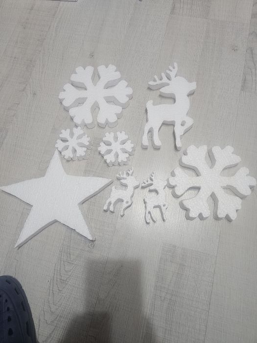 Коледни играчки от стириупор