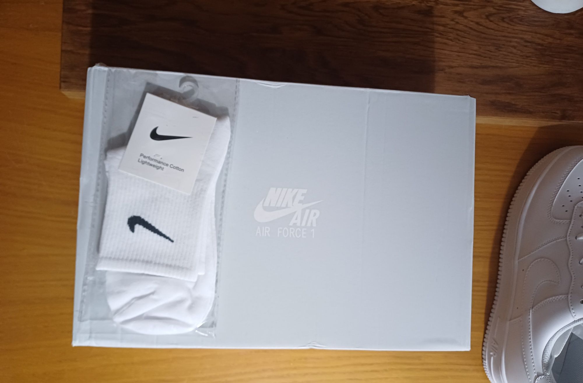 Nike Air Force 1 - с ПОДАРЪК чорапи на Nike
