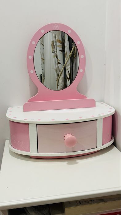 Masura de machiaj pentru fete