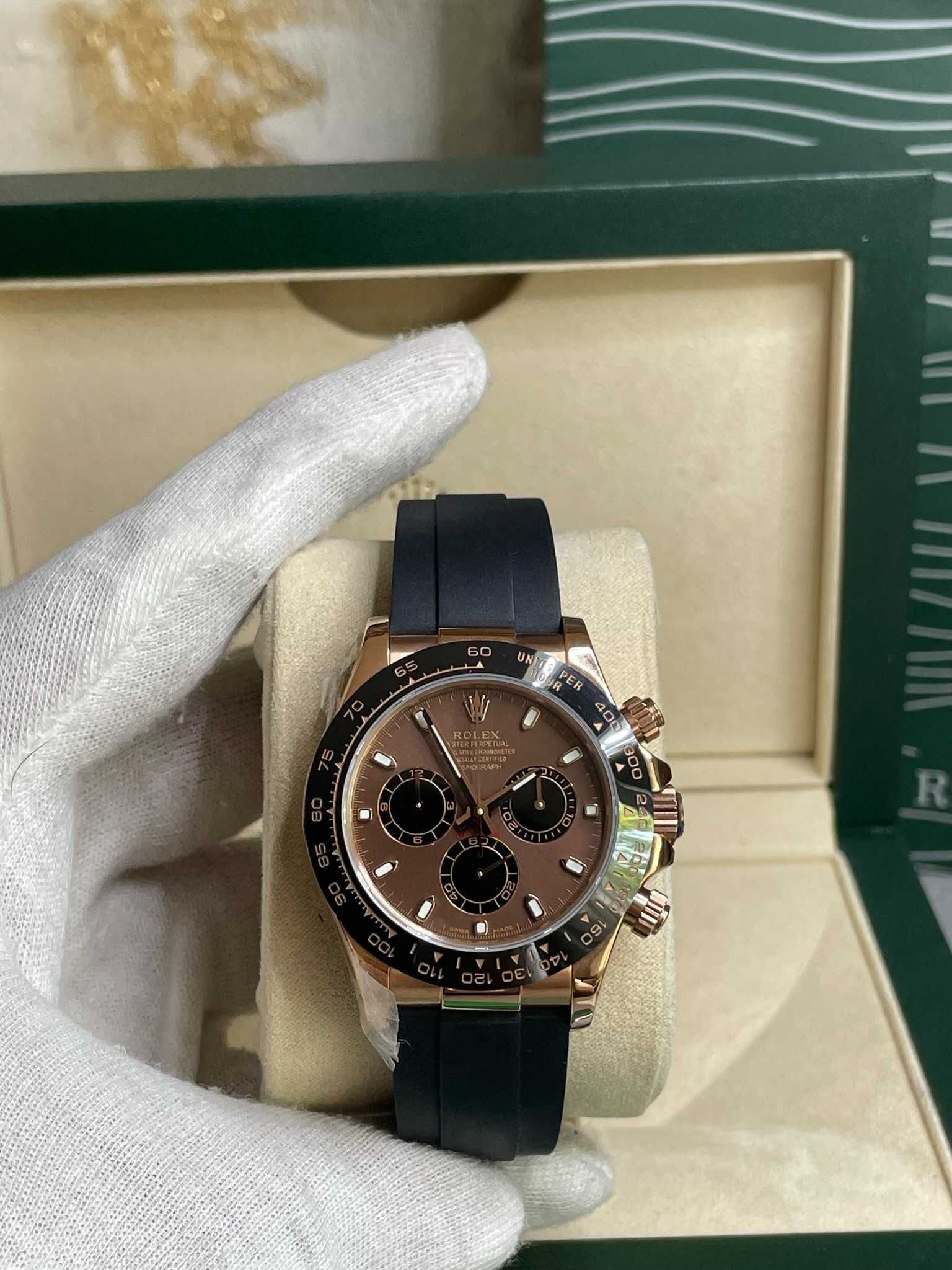 Rolex Daytona 40 MM Rose Gold Rubber Strap | Bezel Ceramic