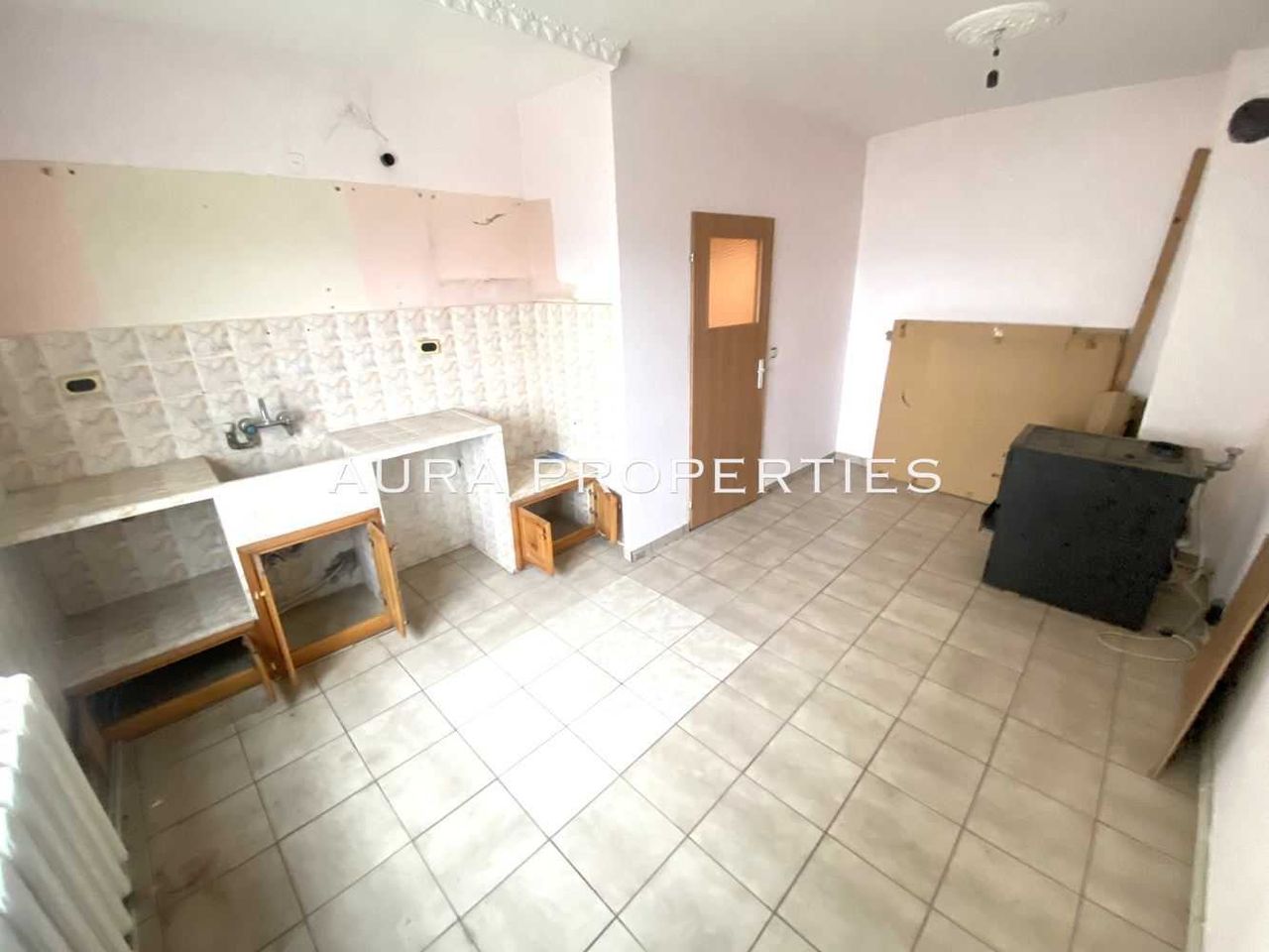 Продава се Двустаен апартамент в Разград, Орел - 65 кв.м за 746 €/кв.м - Снимка #2