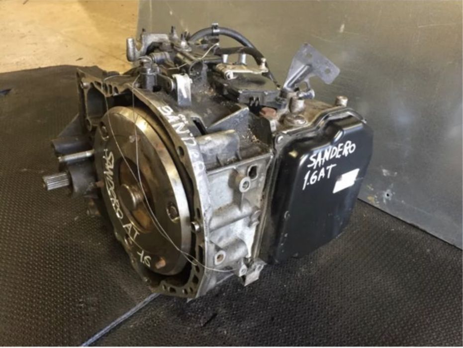 Рено Сандеро Автомат Коробка 1,6