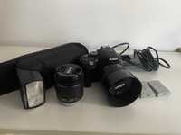 Vand Nikon D5300 + 2 obiective + 2 baterii si incarcator+ blit