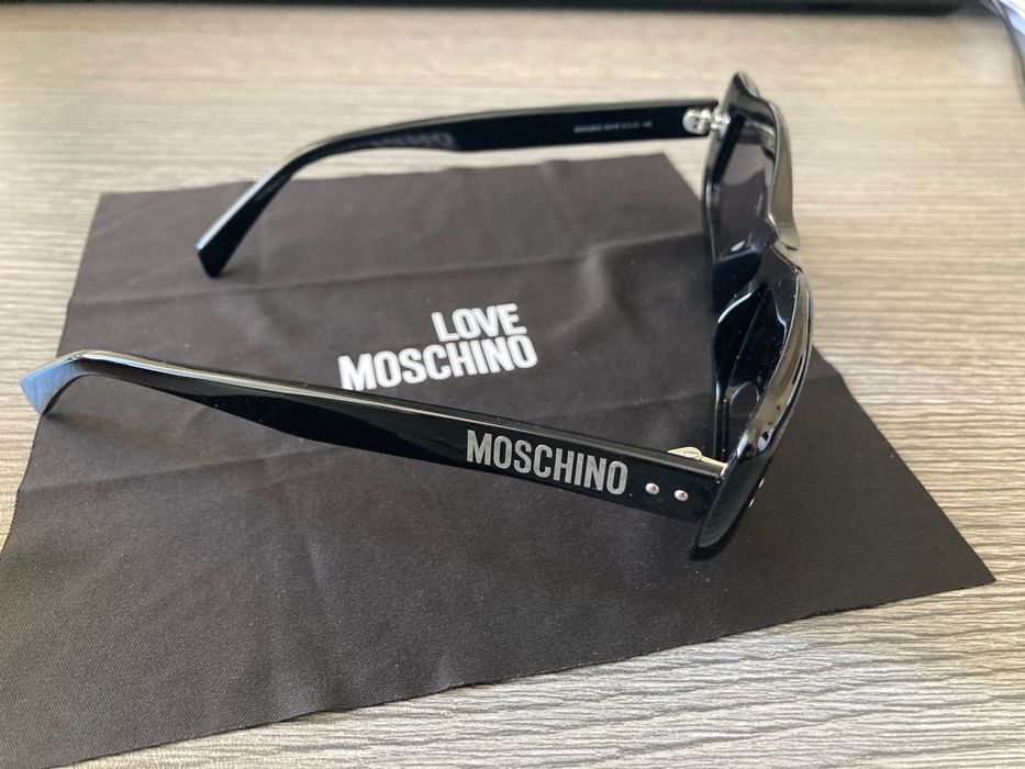 Слънчеви очила Moschino