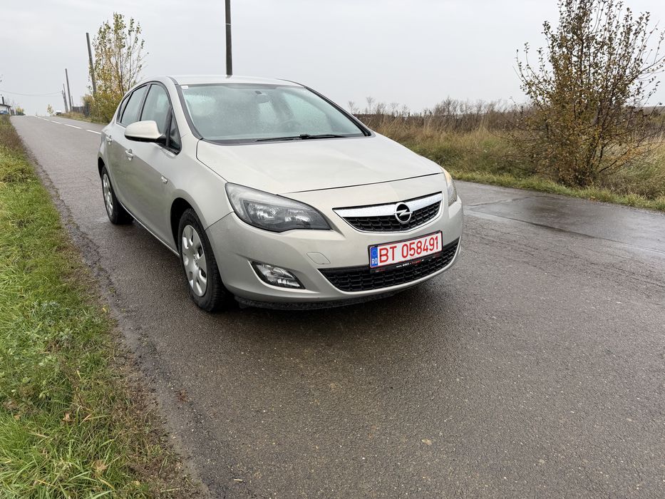 Opel astra j 2010 1400 benzina 109000km!!!