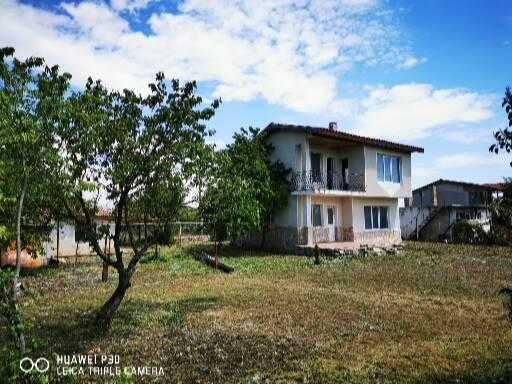 Къща в с. БОЖУРЕЦ