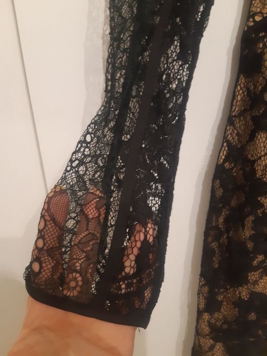 Rochie de seara/ocazie din dantela, cu spatele gol si maneci lungi