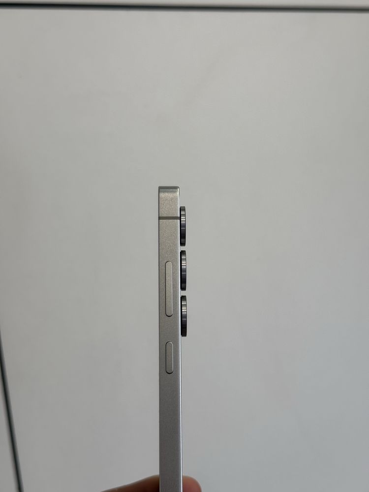 Продавам Samsung S25 ULTRA 1TB като нов