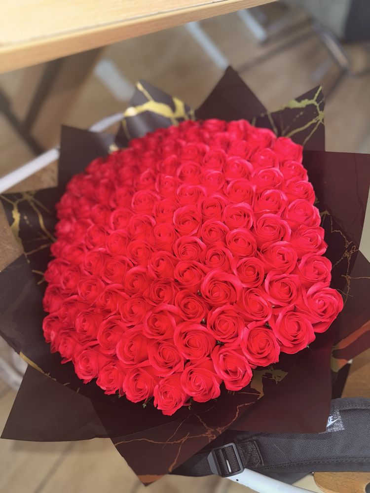 vand buchet din trandafiri de sapun