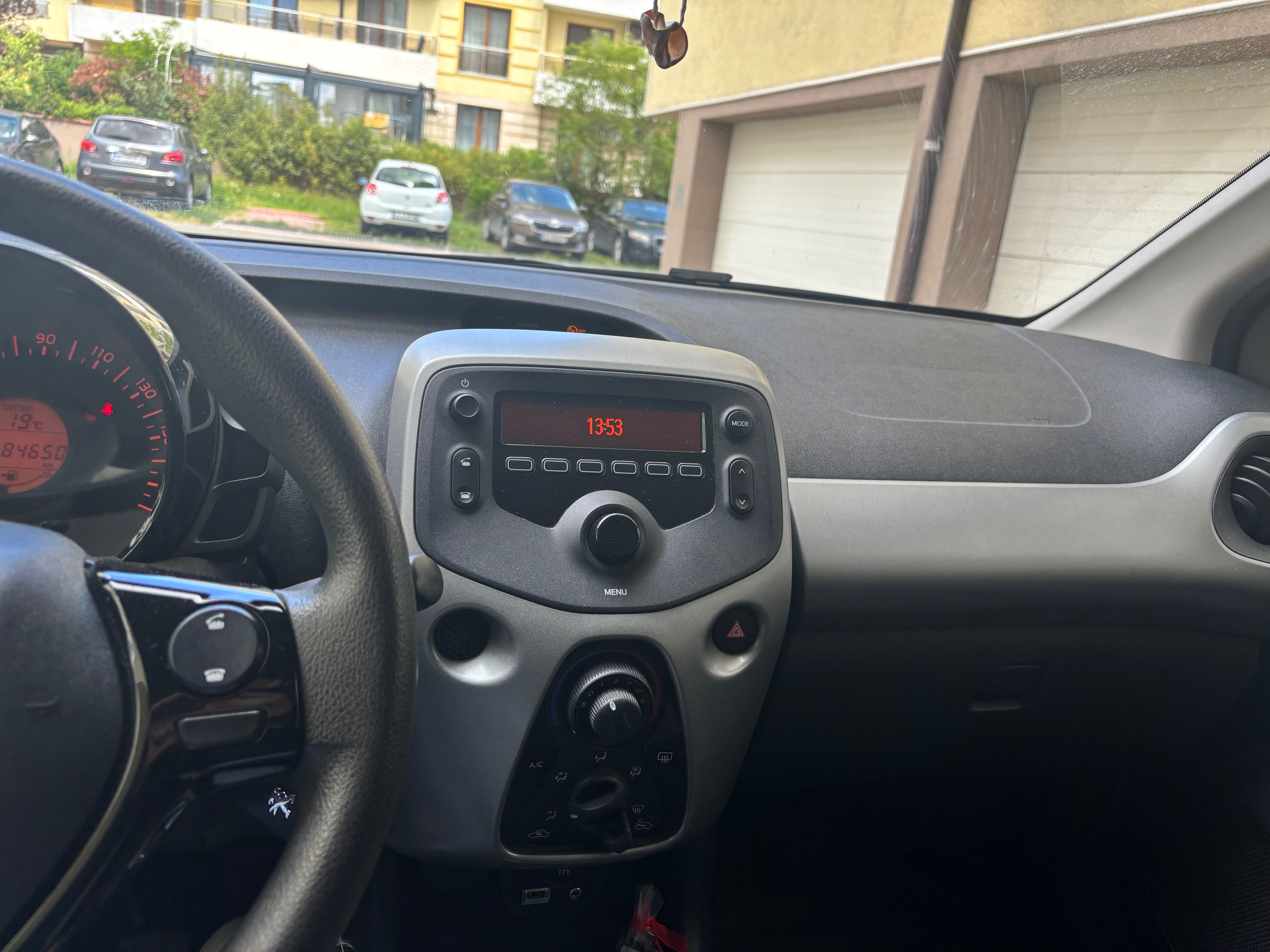 продавам Peugeot 108