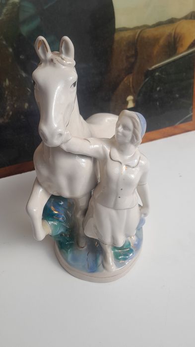 Статуэтка Конезаводчица Бульдог и д.р !