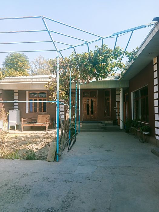 Эски шахар Лола магазинга  яқин манзилда ховли