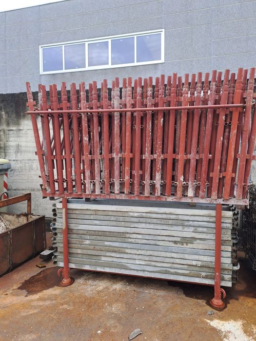 Vand schela metalica