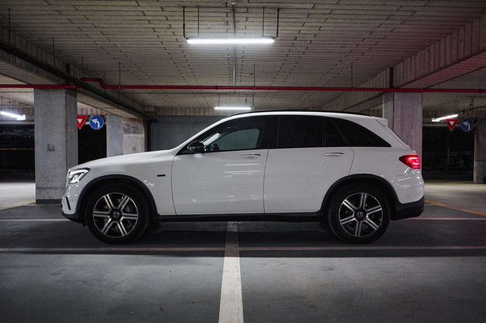 Mercedes GLC 300E TVA Deductibil suspensie perne aer, ventilatie,masaj