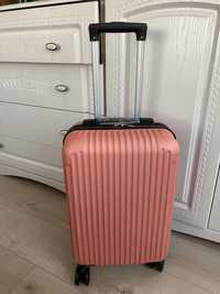 Новый чемодан для путеществии