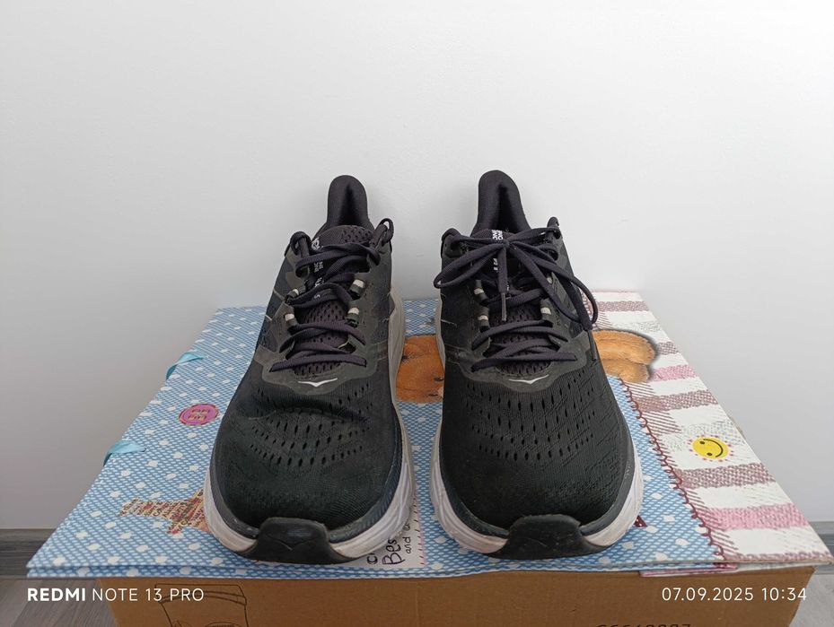 ''Hoka One One Arahi 5 Wide''оригинални маратонки 47 номер