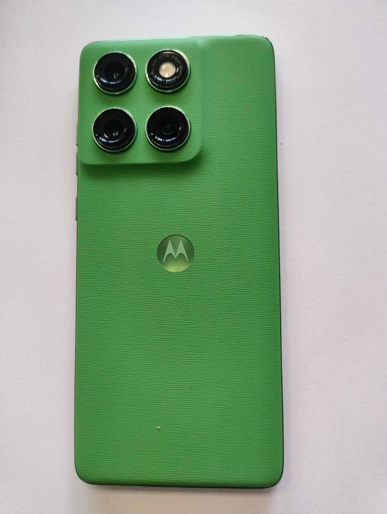 Мобилен телефон Motorola Edge 60