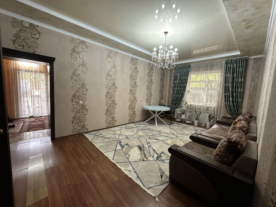 Үй сатылады Самал базары жанында