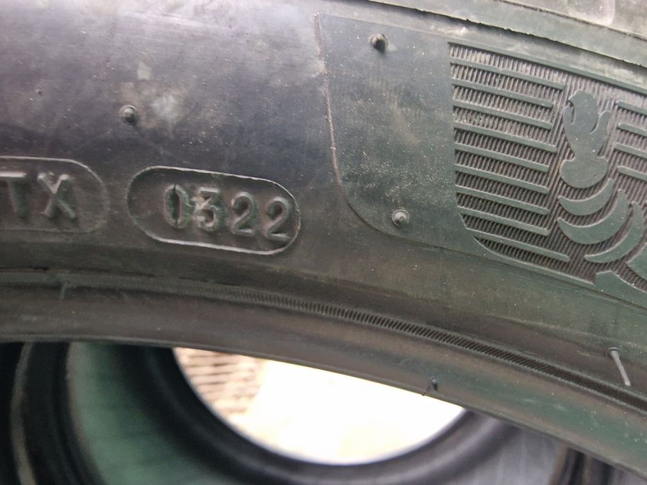 Anvelope 305/35R21 marca Michelin, DOT 2022, 5 mm