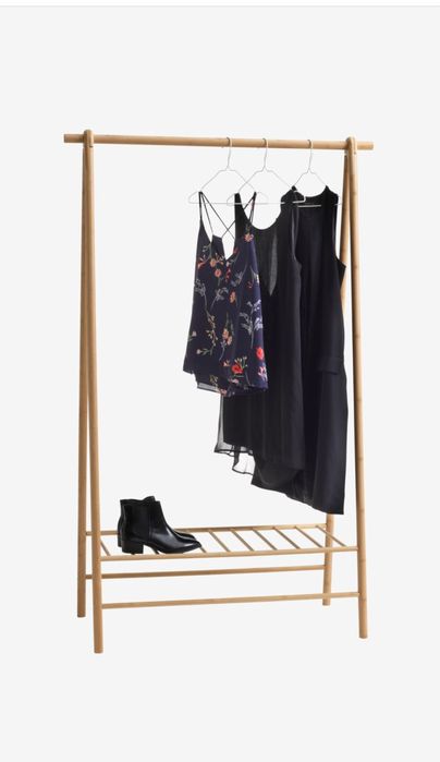 Дървен щендер /стойка за дрехи