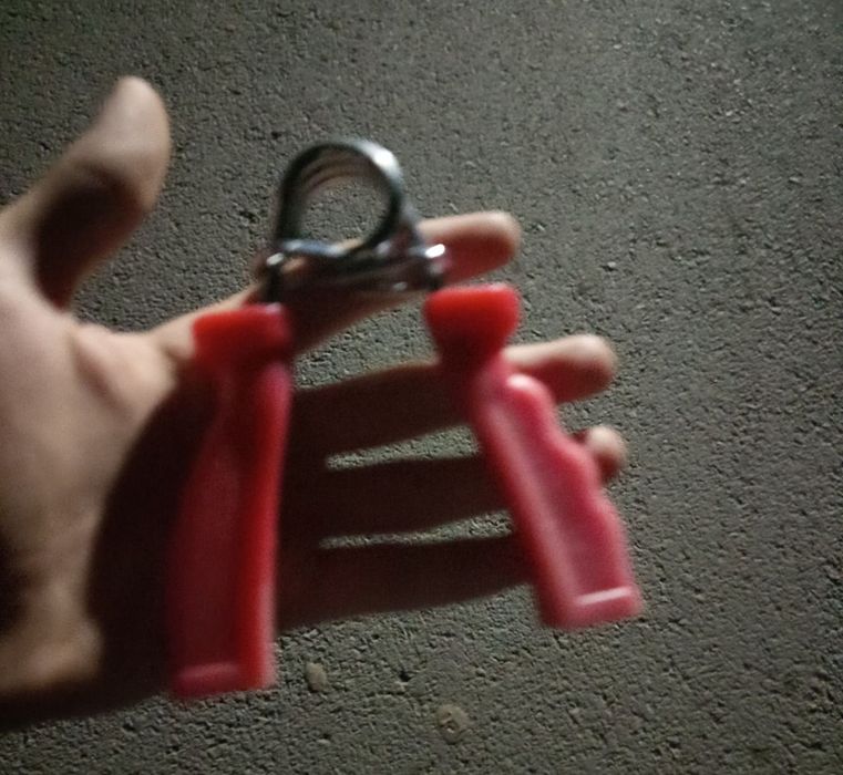 эспандер 16кг     .