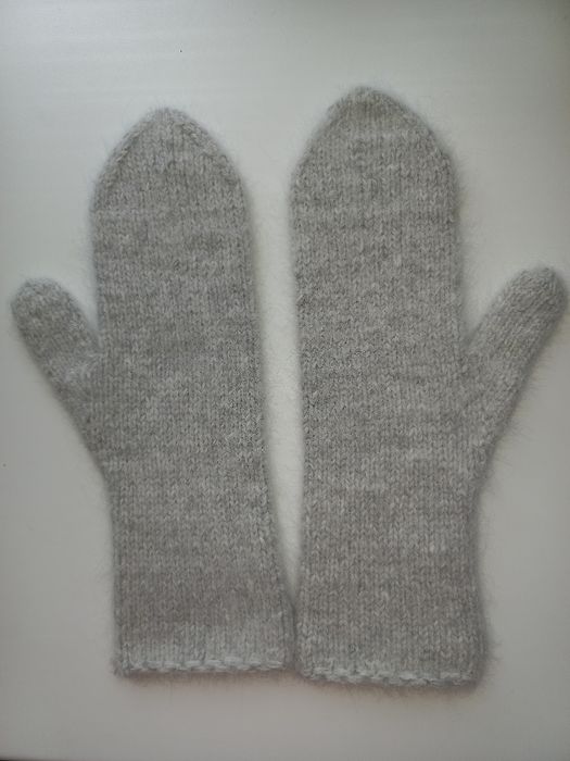 Вязаные варежки на заказ