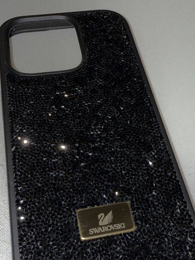 Калъф Swarovski IP 16 Pro
